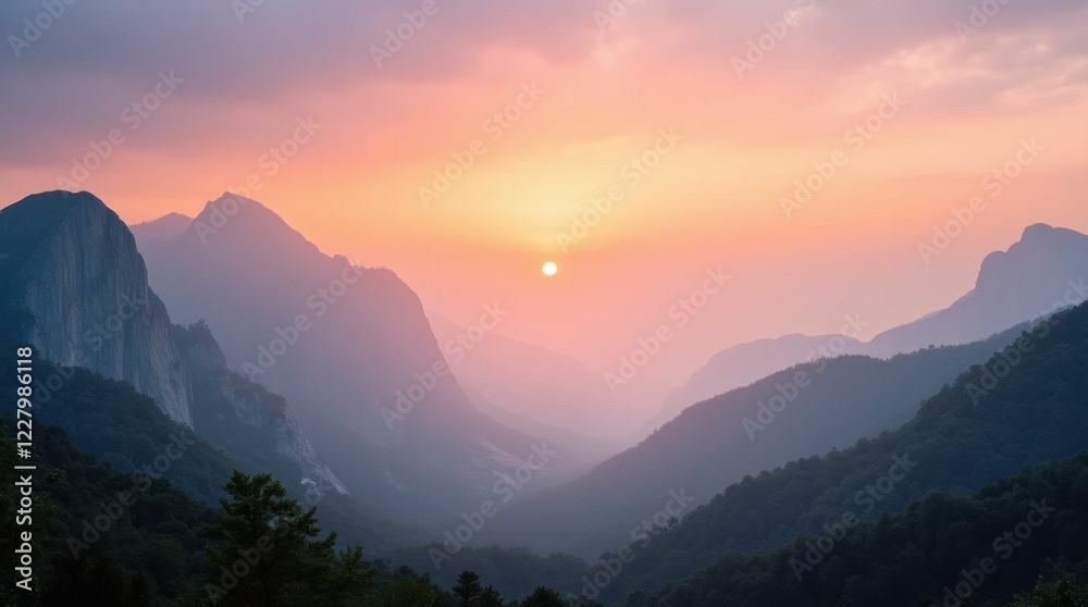 Fototapeta premium Majestic Sunrise Over Misty Mountains