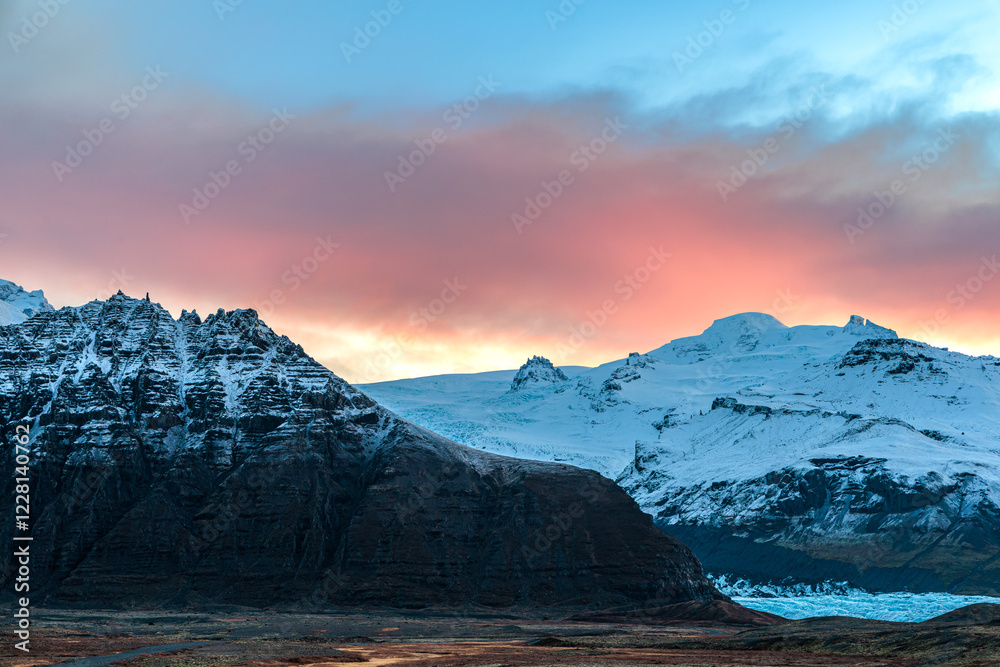 Morning atmosphere at the Svinafellsjokull glacier on the island of Iceland