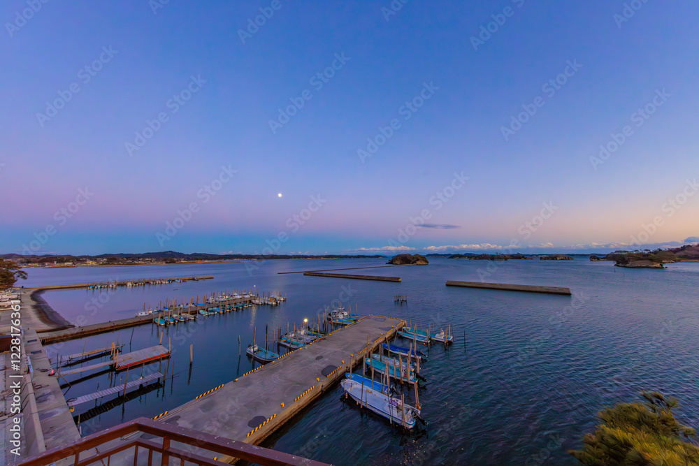 Obraz premium 日本三景松島の夕暮れ（宮城県宮城郡松島町）