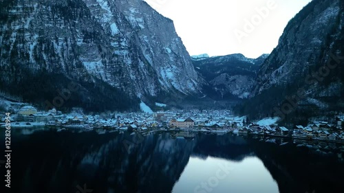 Discover the winter magic of Lake Hallstatt from above