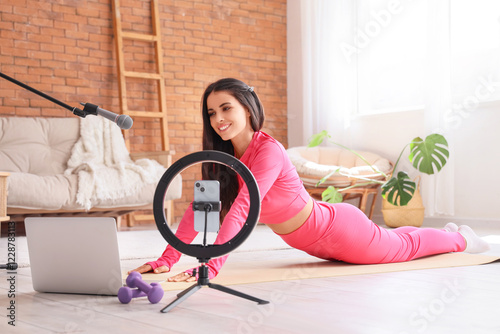Female sports blogger train...