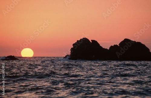 Sunset at the sea, Cap Sicun, Brittany, France, Europe