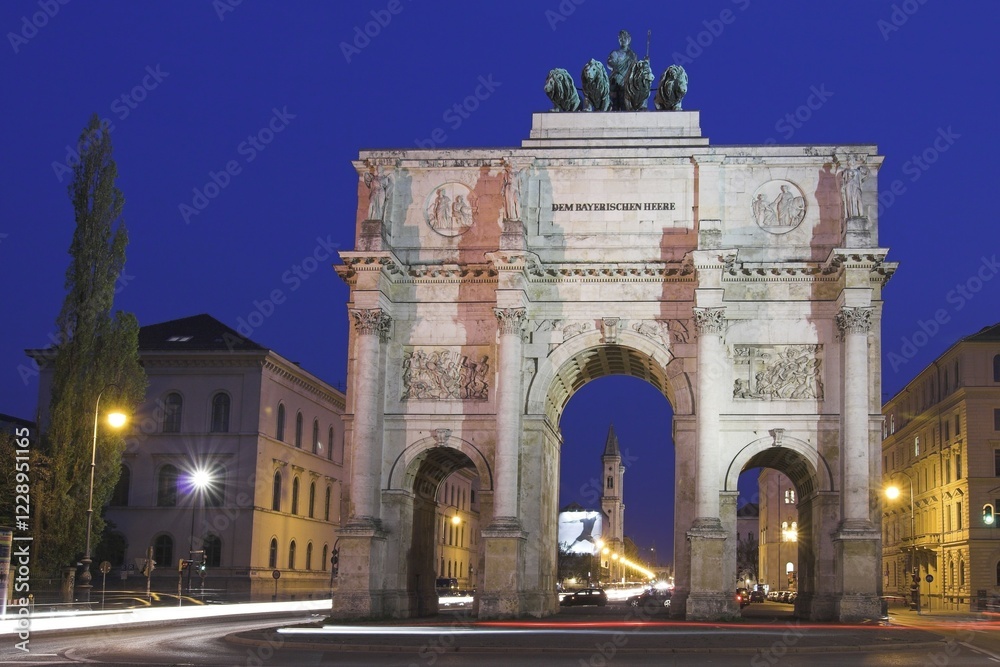Fototapeta premium Siegestor - Night shot, Munich, Bavaria, Germany, Europe