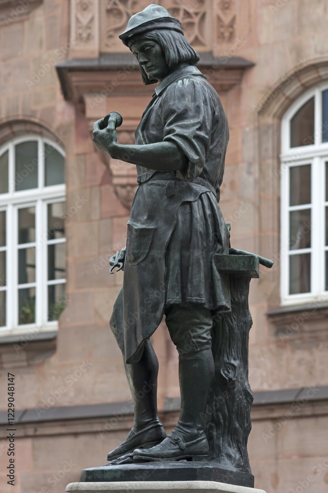 Fountain sculpture of Peter Henlein, 1480-1542, inventor of the pocket watch, fountain and sculpture 1905, Hefnersplatz, Nuremberg, Middle Franconia, Bavaria, Germany, Europe Fountain sculpture of Peter Henlein, 1480-1542, inventor of the pocket watch, fountain and sculpture 1905, Hefnersplatz, Nuremberg, Middle Franconia, Bavaria, Germany, Europe