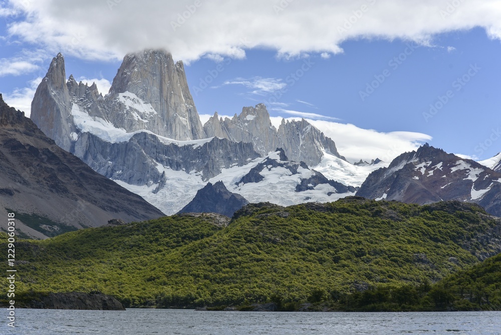 Cerro Fitz Roy, Los Glaciares National Park, El Chaltén, Santa Cruz Province, Patagonia, Argentina, South America Cerro Fitz Roy, Los Glaciares National Park, El Chaltén, Santa Cruz Province, Patagonia, Argentina, South America