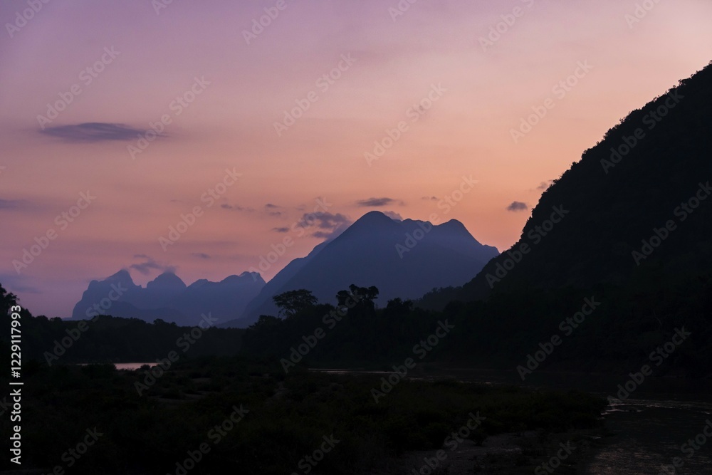 Obraz premium Mountains, Karst mountains on the Nam Ou River, Sunset, Nong Khiaw, Luang Prabang Province, Laos, Asia