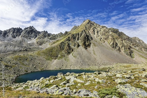 Lower Goldsee lake with Bergkastellspitze and Plamorter Spitze mountains, border of Austria and Italy, Vinschgau, Province of South Tirol, Italy, Europe