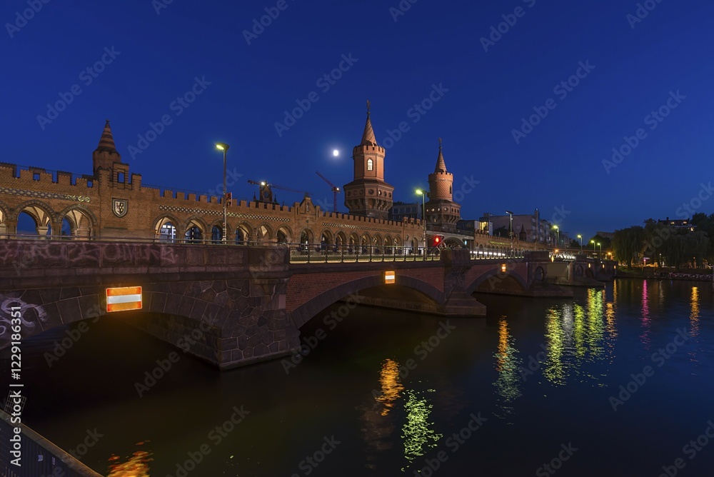 Oberbaum bridge over the Spree in the evening light, Kreuzberg, Berlin, Germany, Europe Oberbaum bridge over the Spree in the evening light, Kreuzberg, Berlin, Germany, Europe