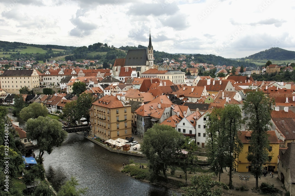 Obraz premium View from the castle over the Vltava river to Cesky Krumlov, South Bohemia, Czech Republic, Europe
