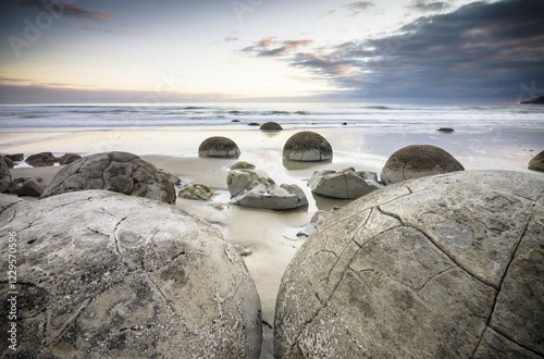 Foto Moeraki Boulders, geological feature, round rock balls, Coastal Otago, Moeraki,