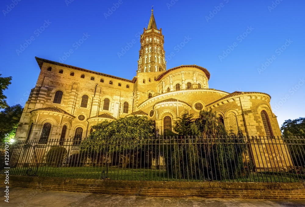 Saint-Sernin basilica, twilight, Toulouse, Department Haute-Garonne, France, Europe Saint-Sernin basilica, twilight, Toulouse, Department Haute-Garonne, France, Europe