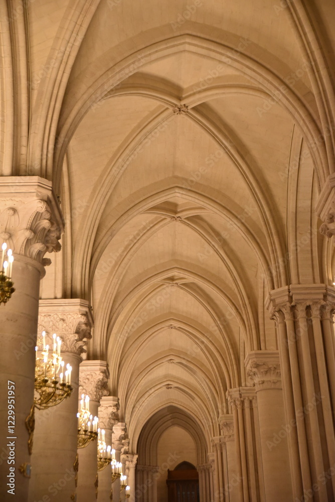Fototapeta premium Voûtes à croisées d'ogives à l'église