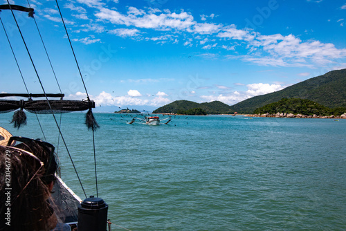 Passeio de Barco Pirata pela ilha de Anhatomirim em Santa Catarina, SC - Brasil em 29/12/2024 photo