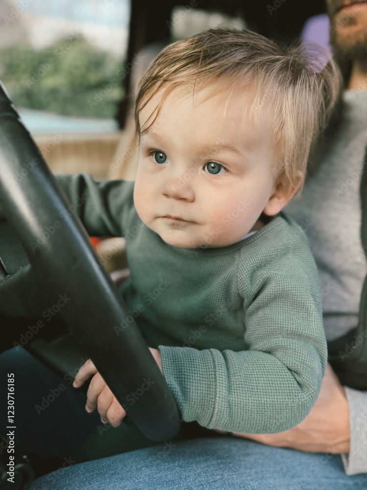 baby in car seat baby in car seat