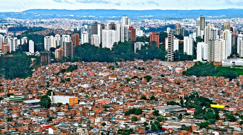 Obraz na plátně Vista aérea de prédios e favela no Morumbi. São Paulo.