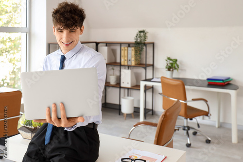Young businessman video cha...
