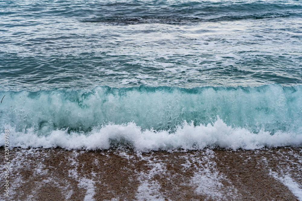 Fototapeta premium blue waves on the beach in montenegro