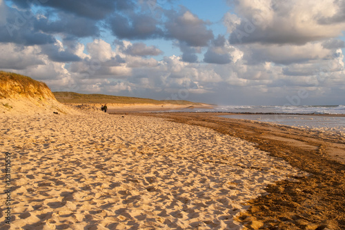 Obraz na płótnie Słoneczne wakacje w Mimizan-Plage, Aquitaine (France) w salonie