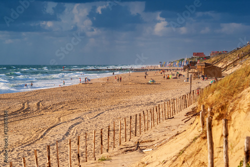 Obraz na płótnie Słoneczne wakacje w Mimizan-Plage, Aquitaine (France) w salonie