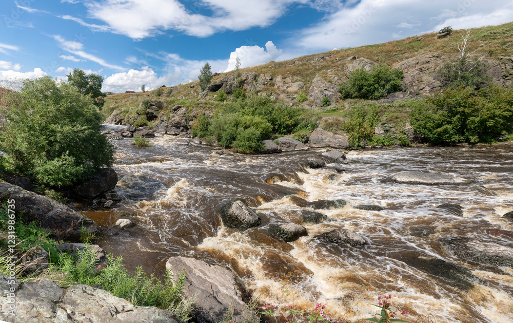 Obraz premium Howler Threshold on the Iset River, Kamensky city district, Sverdlovsk region