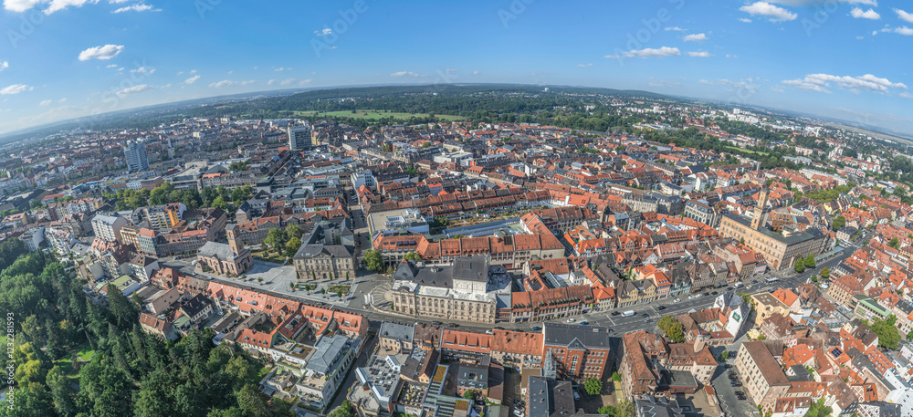 Naklejka premium Die mittelfränkische Großstadt Fürth in der Metropolregion Nürnberg aus der Vogelperspektive