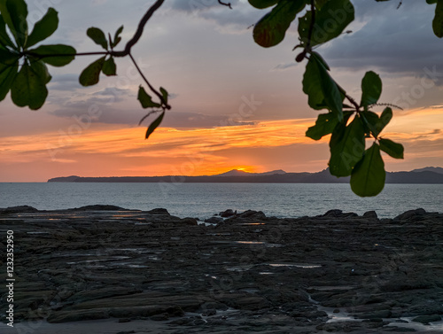 Atardecer en playa de Panama photo