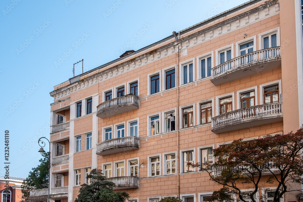 Fototapeta premium Fensterputzen in der Stadt