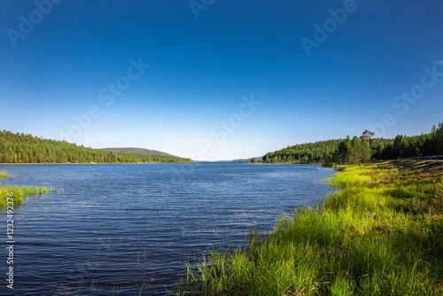 Fototapeta Naklejka Na Ścianę i Meble -  Panoramaufnahme vom Inarisee in Lappland, Finnland im sommer