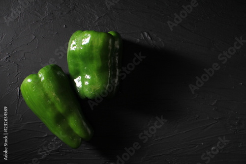 テクスチャーのある背景のピーマン素材