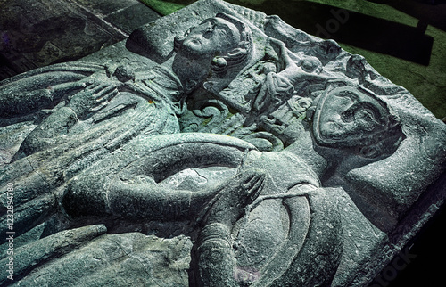 Obraz na płótnie 14 C carved stone tomb of Walter and Christine Aubrey in the Havard Chapel of Brecon Cathedral, Powys, Wales, UK w salonie