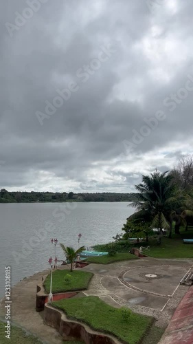 Vista panorámica de Río Tecolutla en día nublado en Gutiérrez Zamora, Veracruz, México