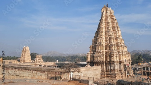Vista panoramica al templo Virupaksha en Hampi, India