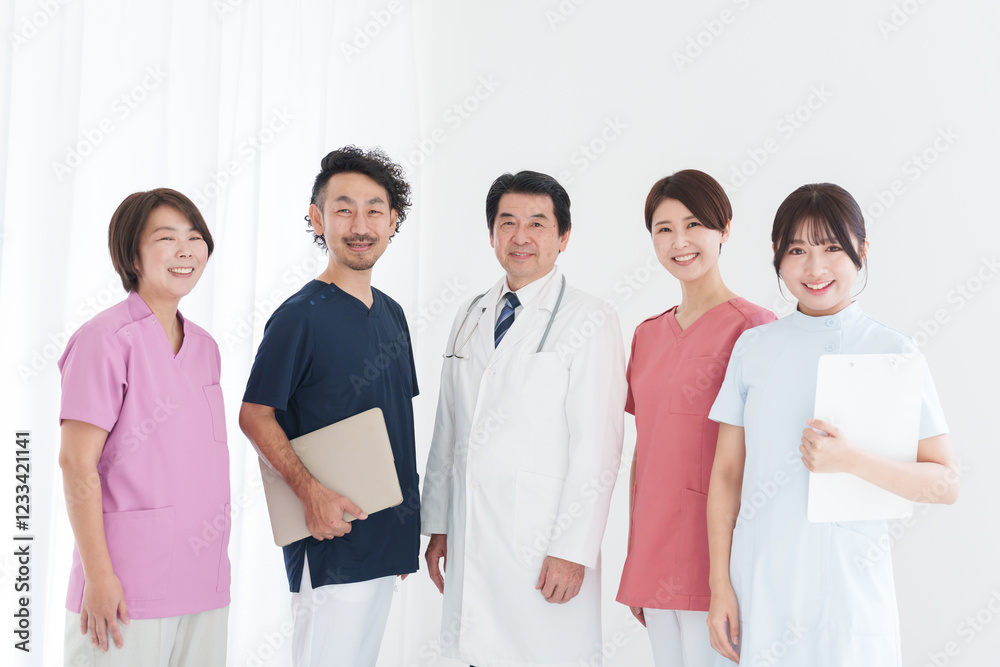 働く医療チーム（複数人・多人数・大人数、集団）