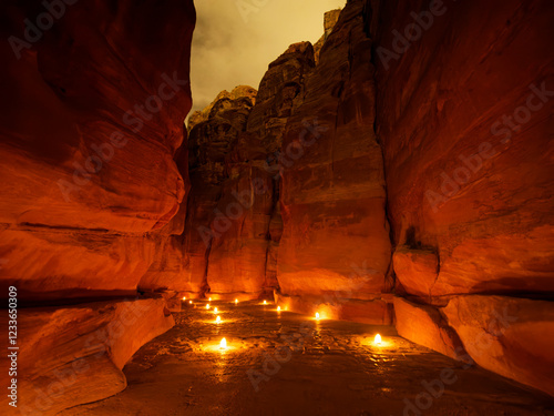 ヨルダン　ペトラ遺跡　ペトラバイナイト