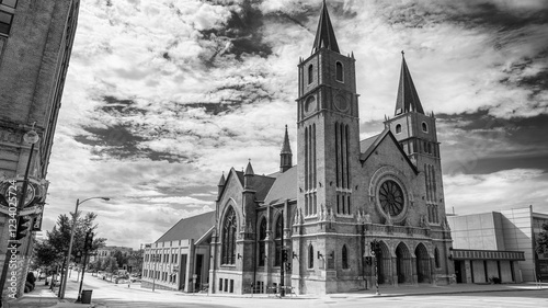 Φωτογραφία Exterior view of Grace Evangelical Lutheran Church in Milwaukee showcasing Gothi