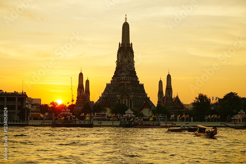 Obraz na płótnie Breathtaking Sunset of Wat Arun in Bangkok, Thailand - タイ バンコク ワットアルン 夕日 w salonie