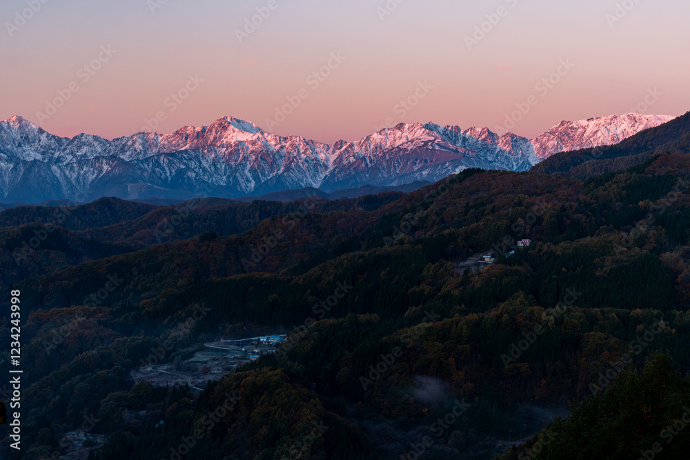 Obraz premium 北アルプスのモルゲンロート