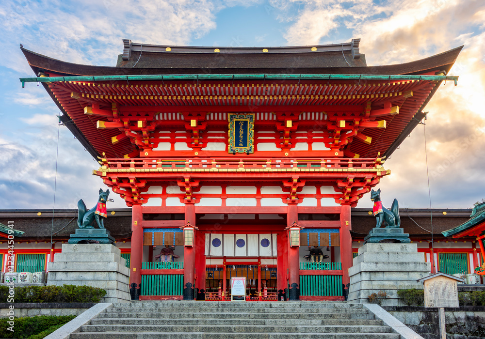 Main gate of Fushimi Inari Taisha shrine in Kyoto, Japan (translation Main gate of Fushimi Inari Taisha shrine in Kyoto, Japan (translation