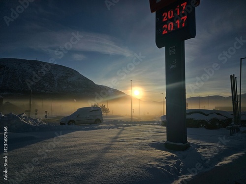 Tankstelle in winterlicher Inversion