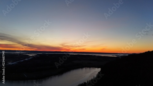 Sonnenaufgang über Küste