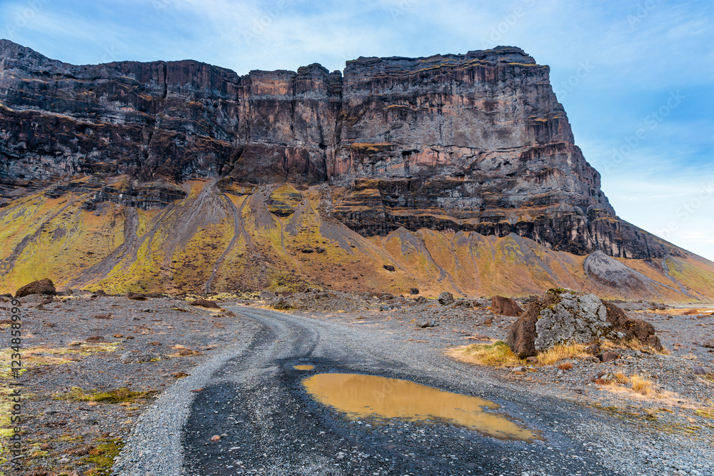 A country in the southern region between Vik and Jokulsarlon in Iceland.