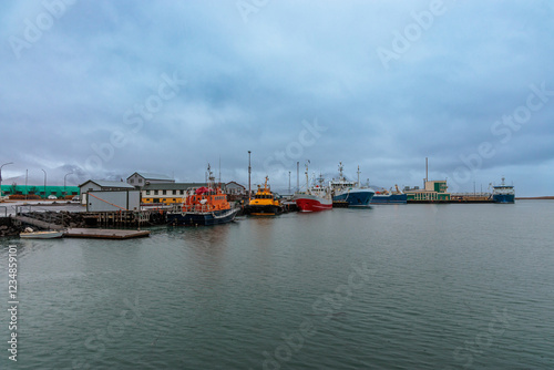 Obraz na płótnie A small fishing port in Hofn in the east of Iceland. w salonie
