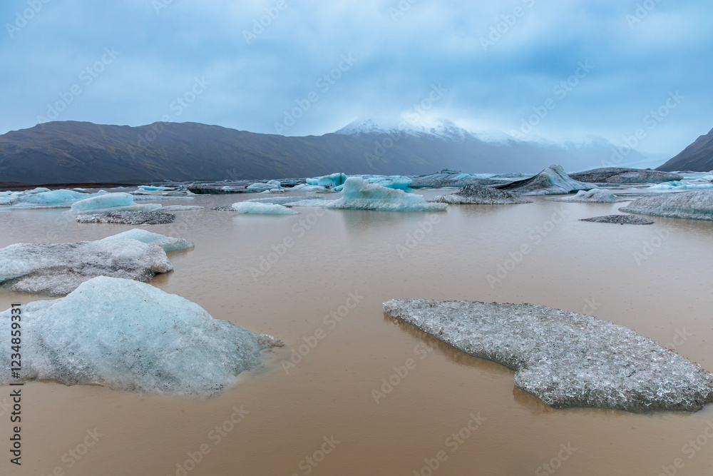 Heinabergslon glacial lake in Svínafellsjökull National Park in the east of Iceland.