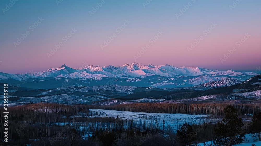 Obraz premium Majestic Mountain Range at Dusk