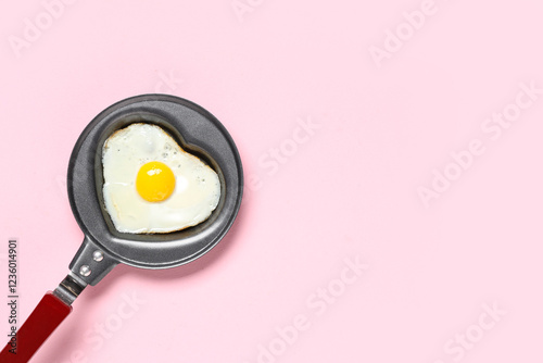 Heart shaped fried egg in s...