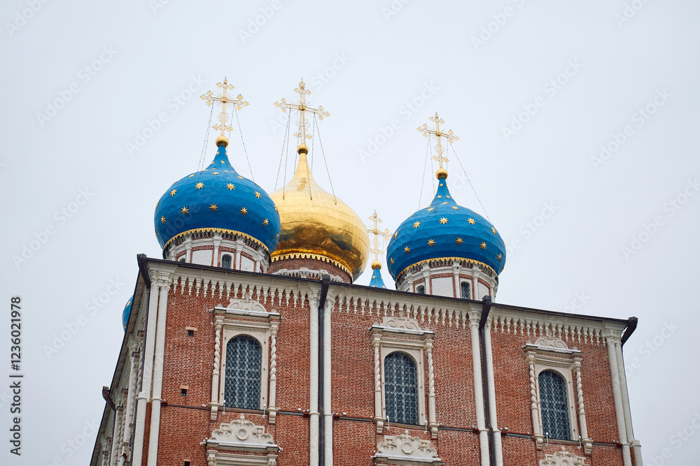 Obraz premium Domes of a Russian Orthodox Cathedral against the sky