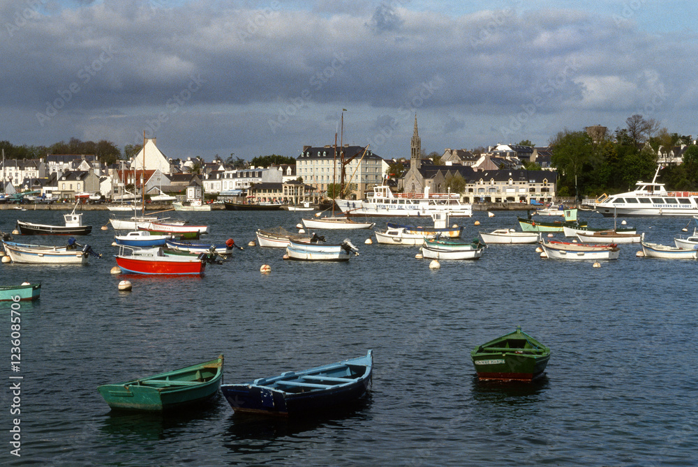 Obraz premium le pont; rivière l'Odet; Benodet; region Bretagne; 29, region Bretagne; 29, Finistère, Bretagne, France