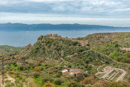 Veduta della Fortezza di sant'Aniceto con area parcheggio ai suoi piedi photo