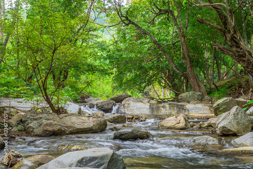 Namtok Lan Liang Ma: A Tranquil Retreat in Tak’s Wilderness