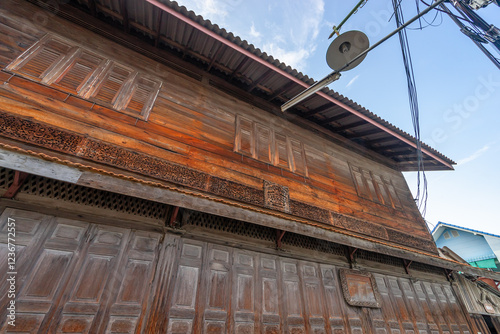 Trok Ban Chin Alley: A Hidden Historical Gem in Tak